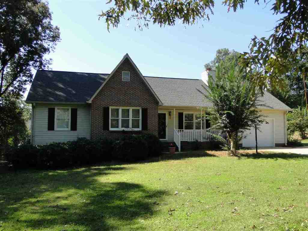 208 Twin Lakes Drive