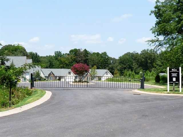 105 Riviera Circle