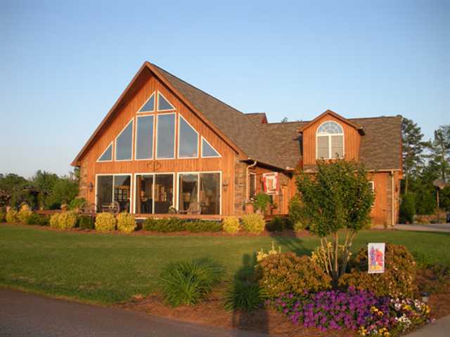 212 Crestridge Drive