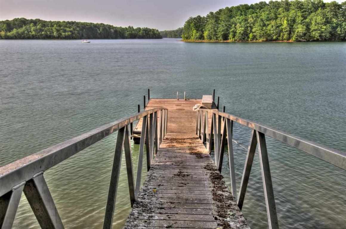 319 Lakeview Drive