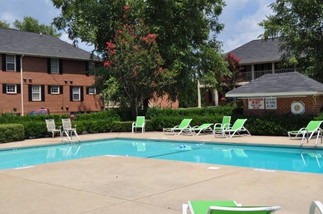 507 250 Elm Riverbank Commons