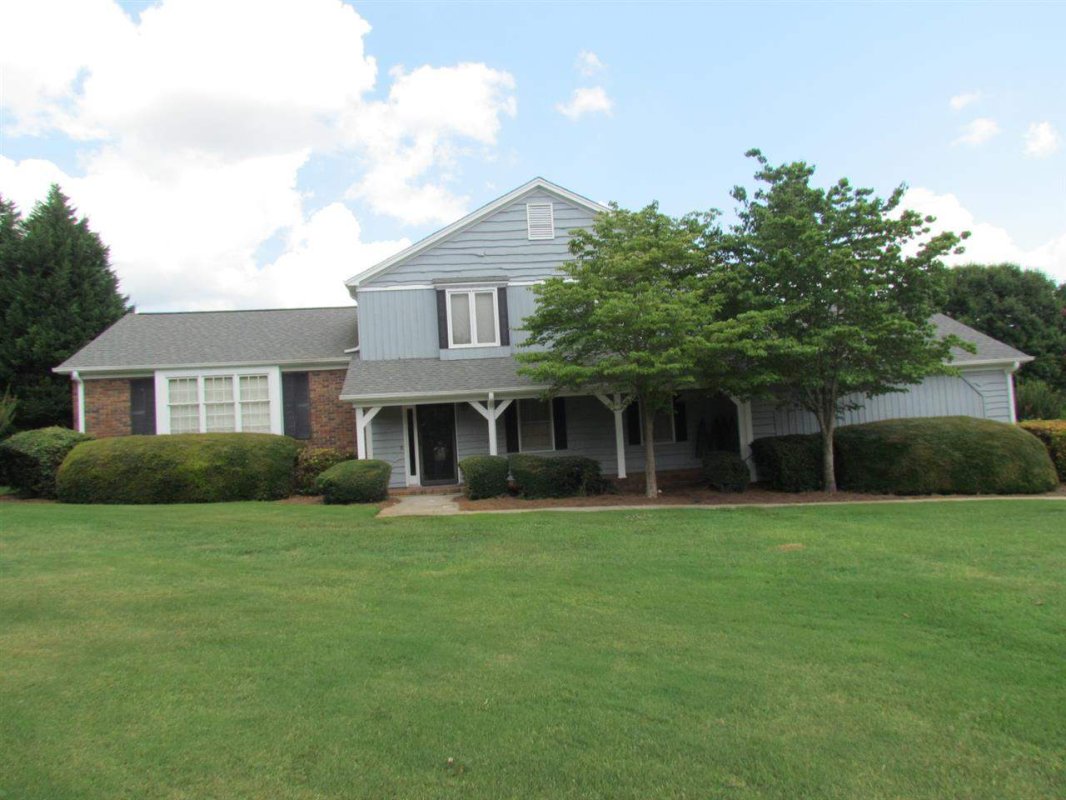 107 Buckingham Court