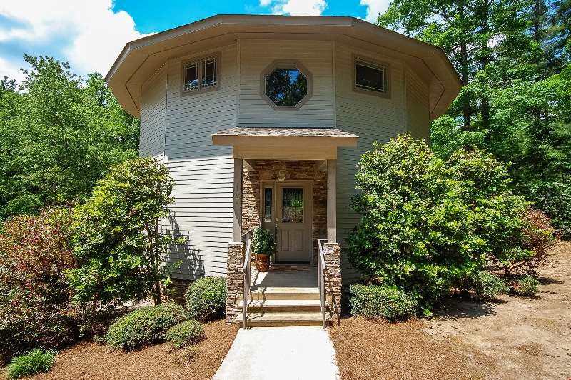 124 Oolenoy Court