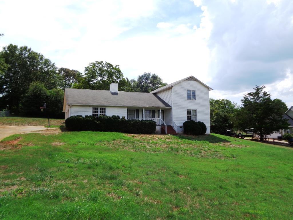 213 Lake Forest Circle