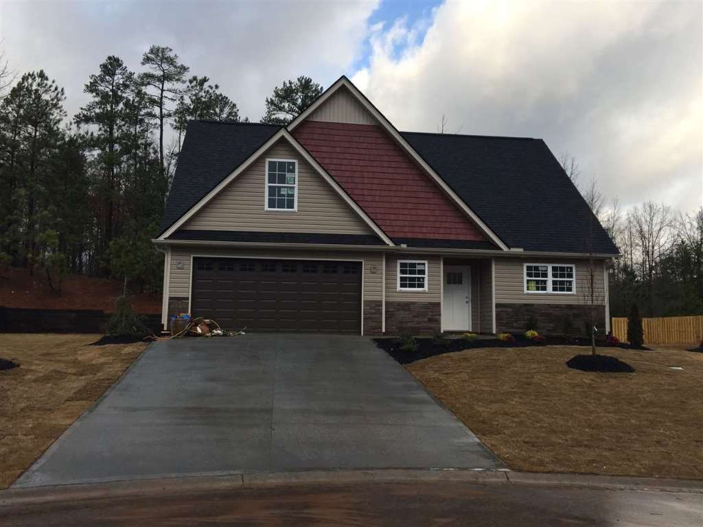 135 Gallant Lane