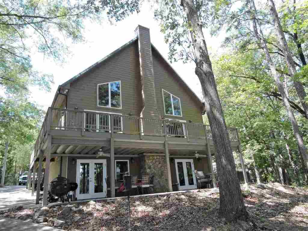 1126 Pinelake Drive