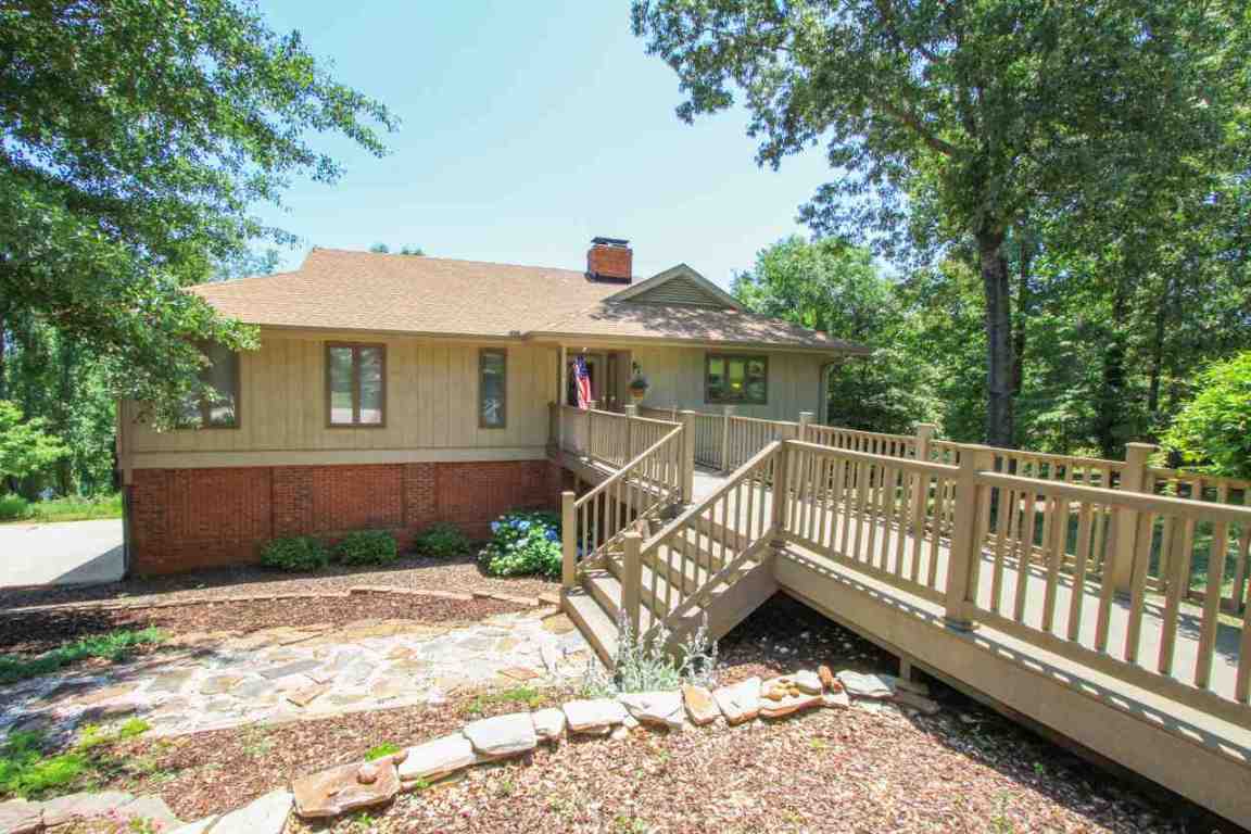 1132 Moorehead Place