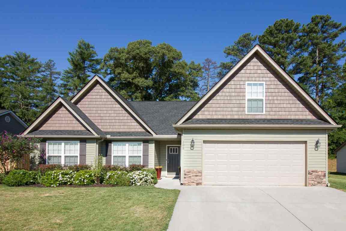 105 Gallant Lane