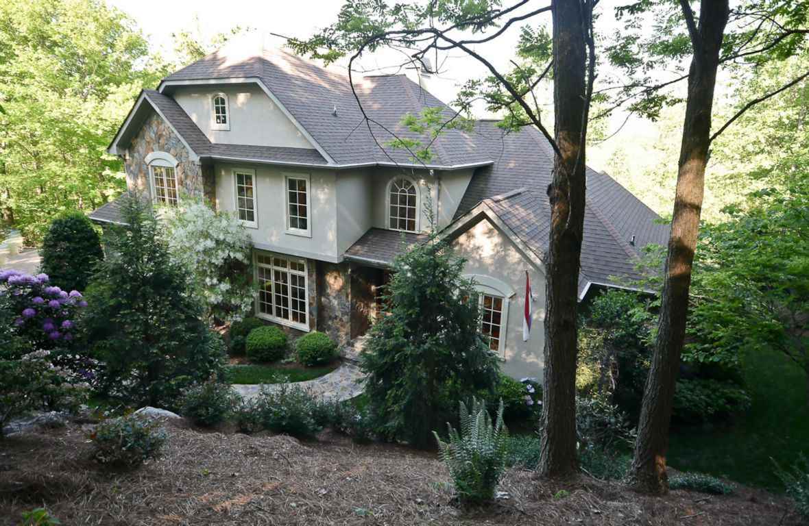921 High Knoll Way