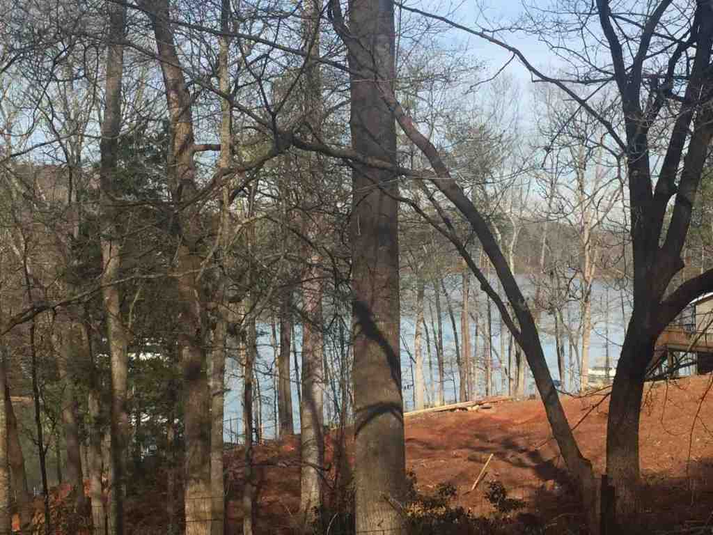 214 Lakeview Drive