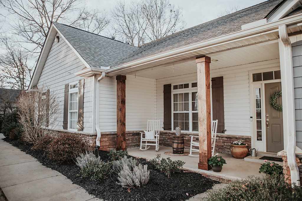 125 Prestwick Drive