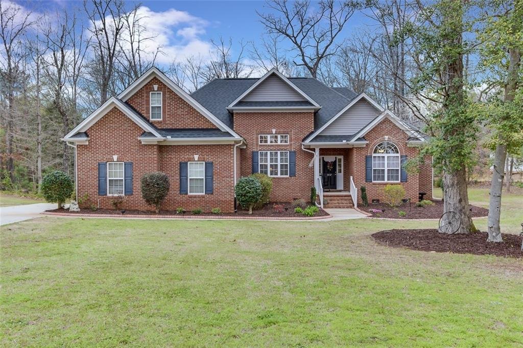 512 Lakeside Drive
