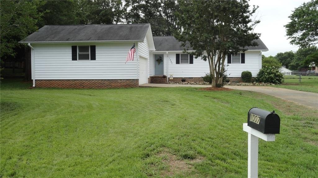 1007 Nashmore Drive