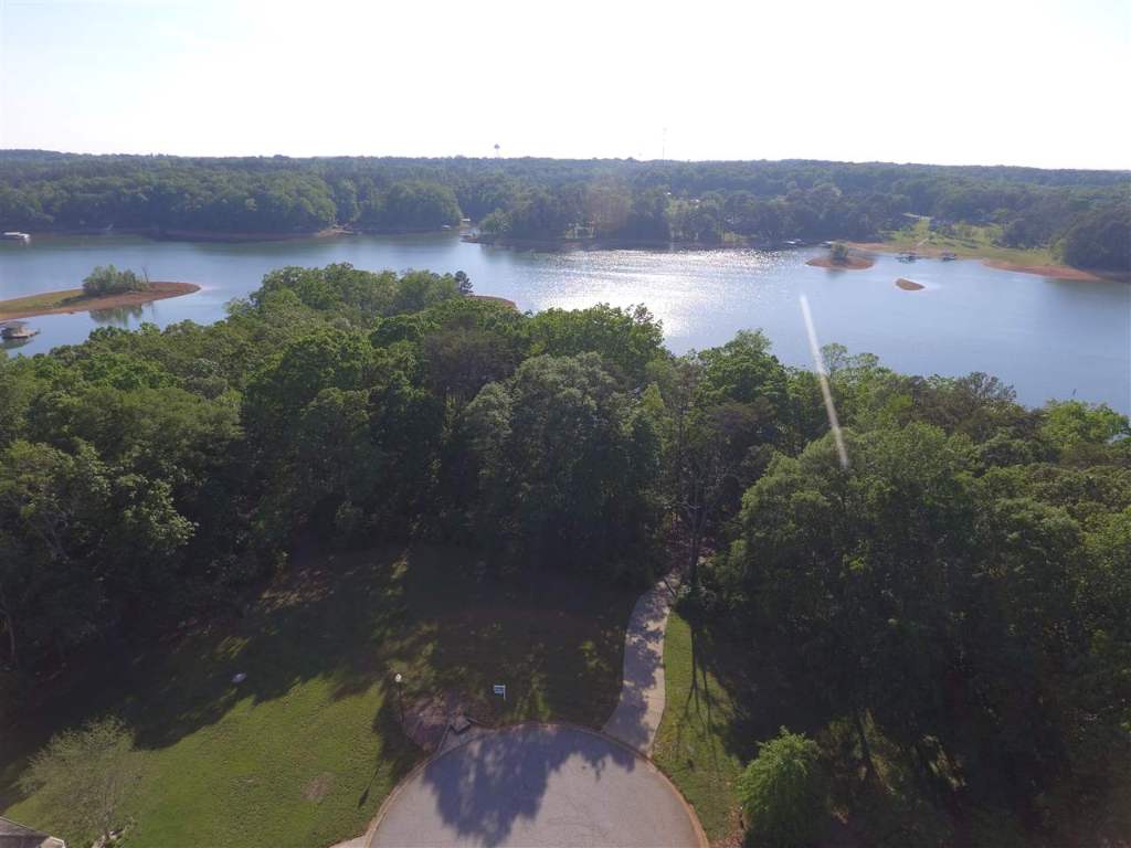 125 Topsail Drive