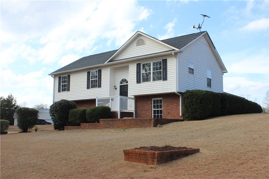 100 Muirfield Drive
