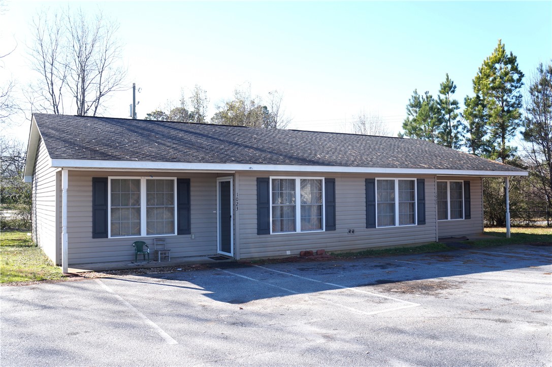 1023 & 1025 W Shockley Ferry