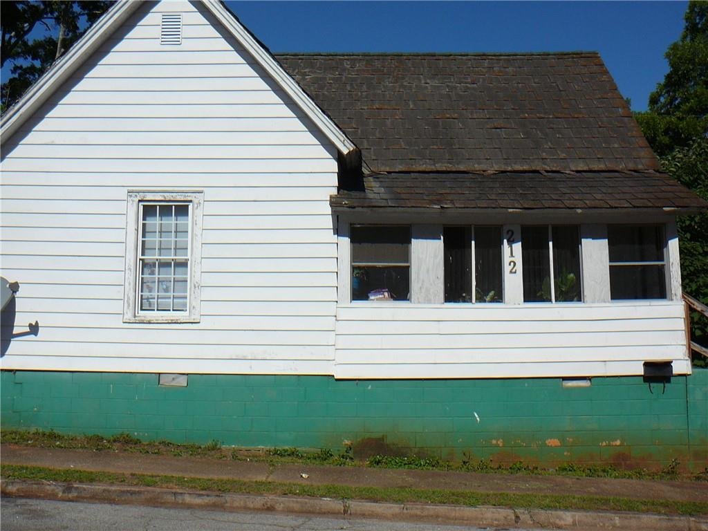 212 C Street