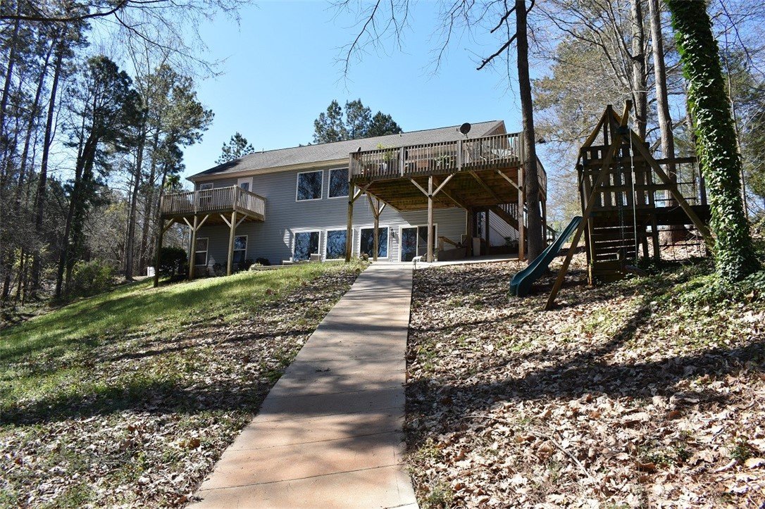 401 Edgewater Drive