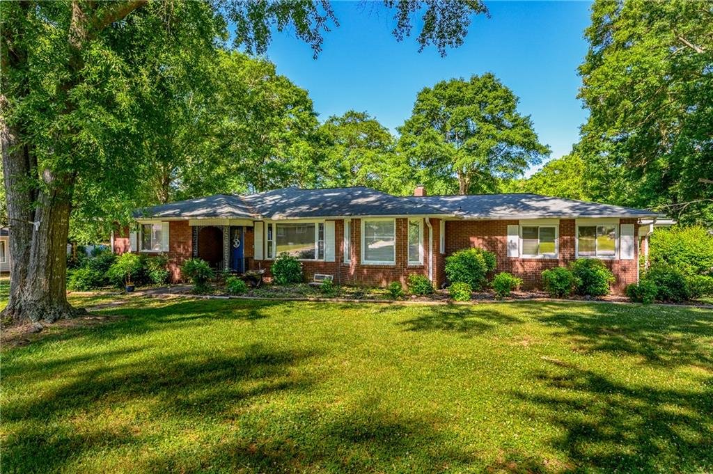 305 Forest Lane
