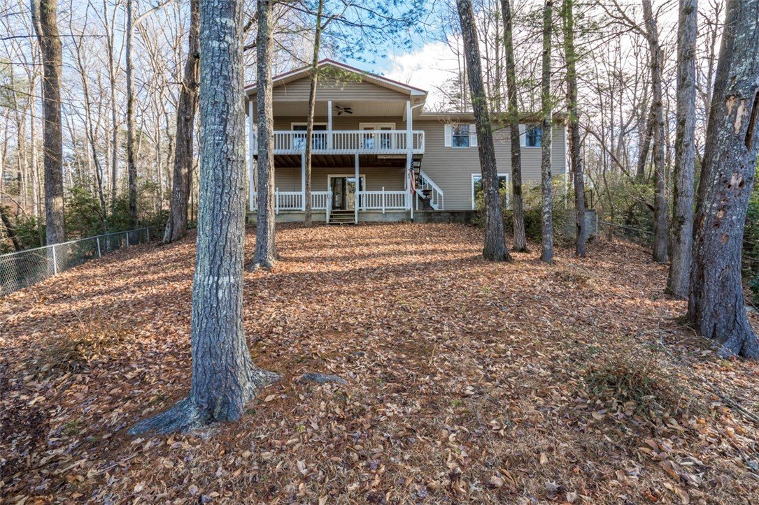 649 North Lake Drive
