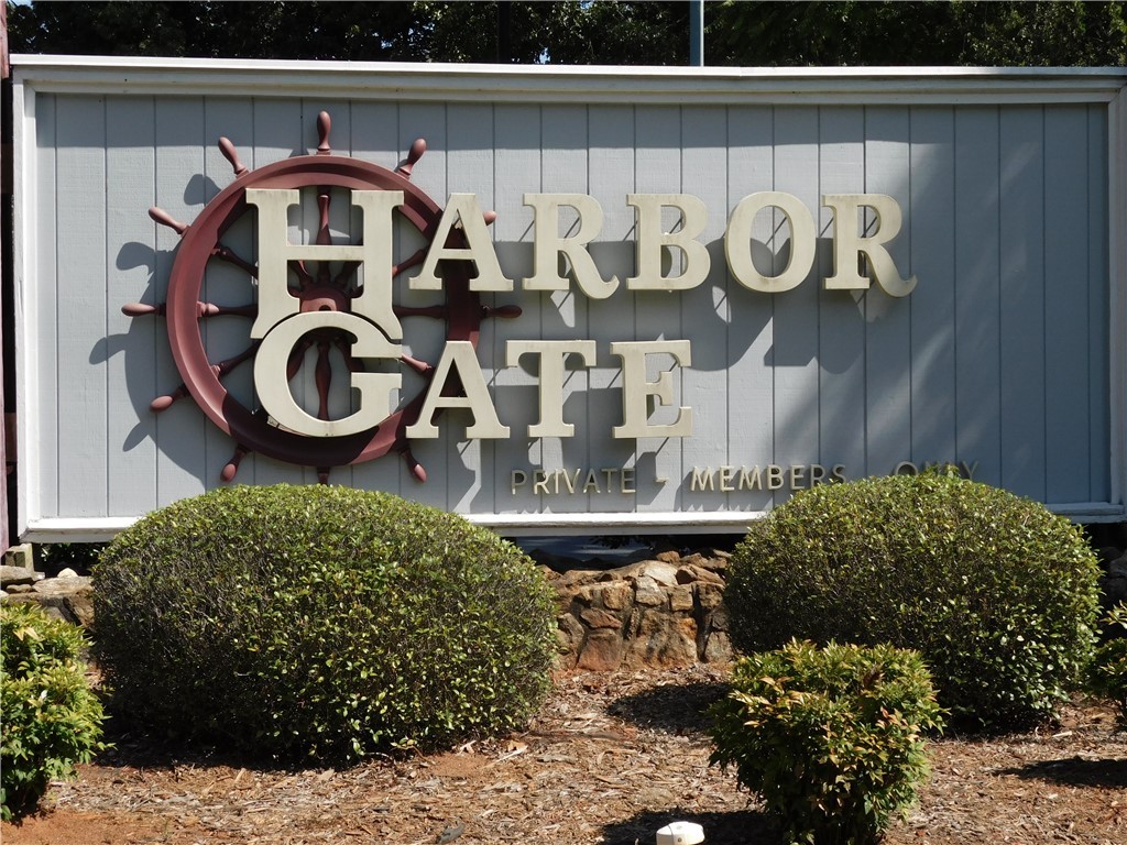 43 Harbor Gate