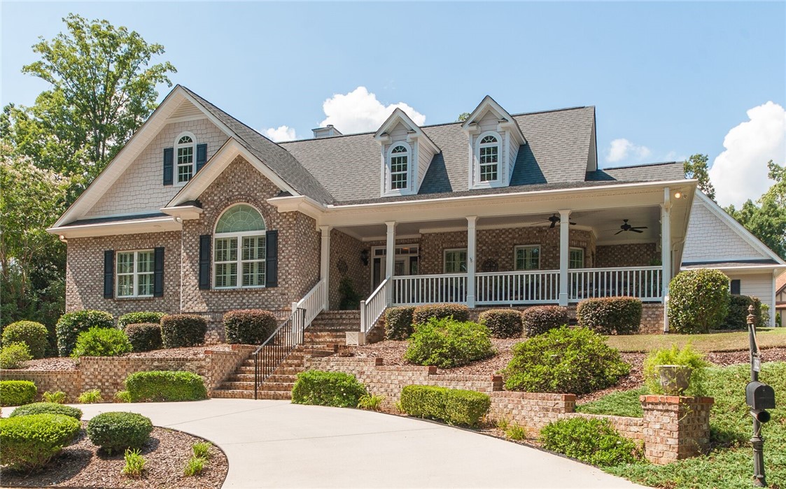 322 Avenue Of Oaks