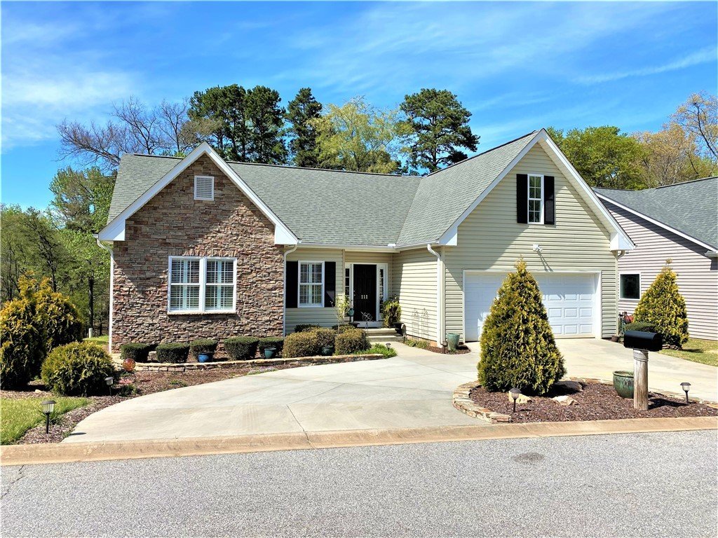111 Riviera Circle