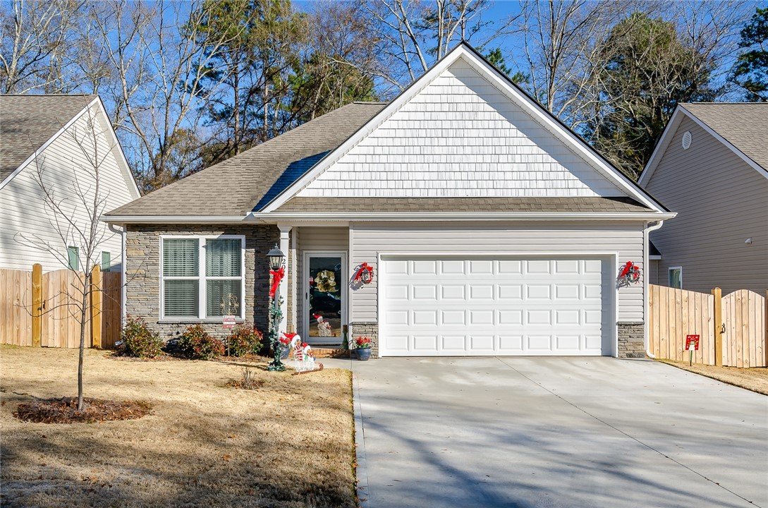 225 Magnolia Lane