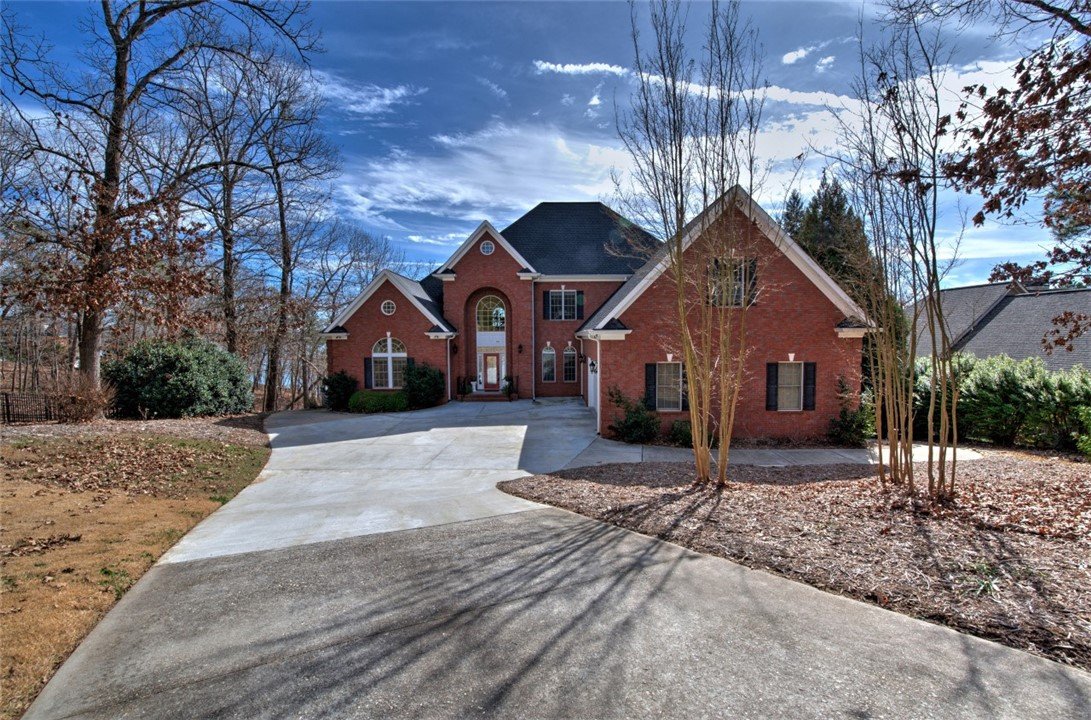 121 Winding River Drive