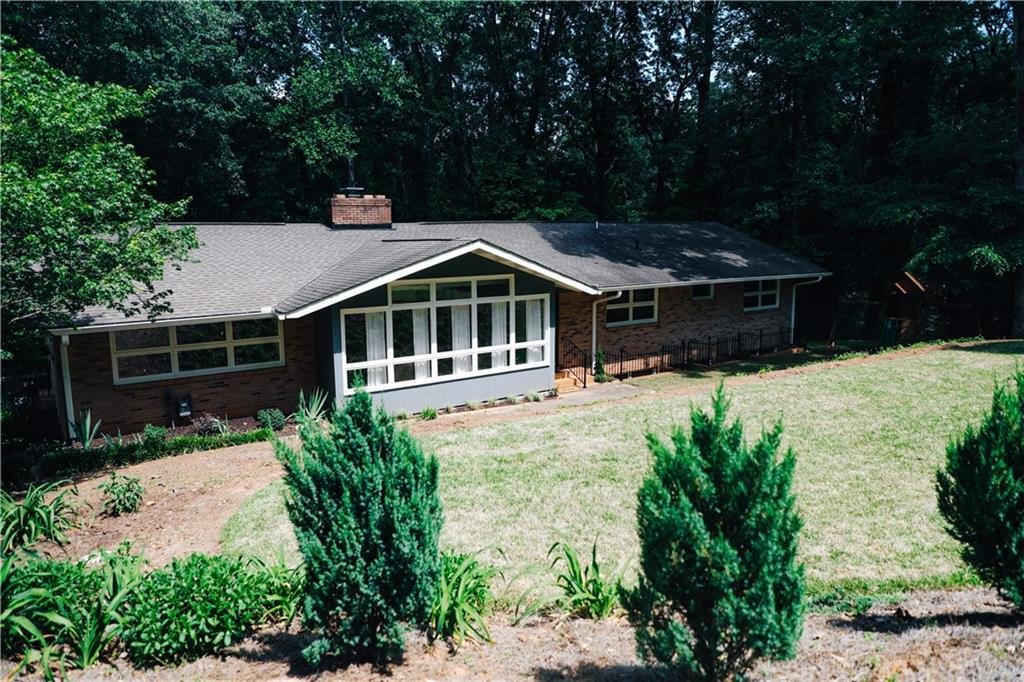 104 E Lewis Road