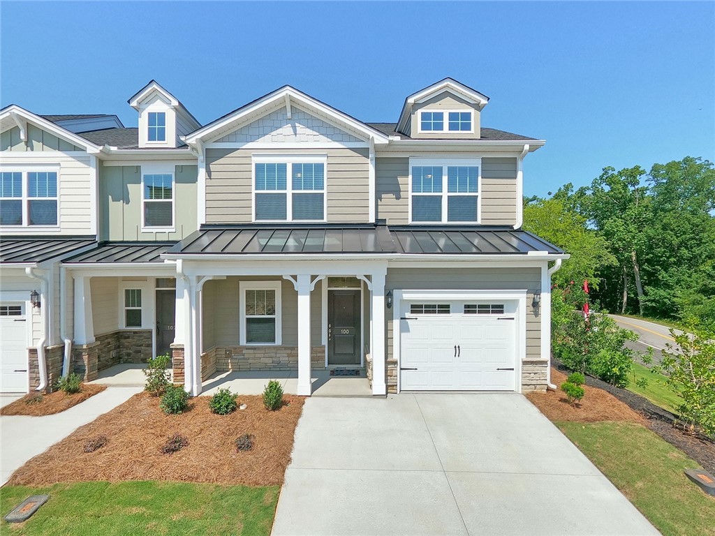100 Wakeview Way
