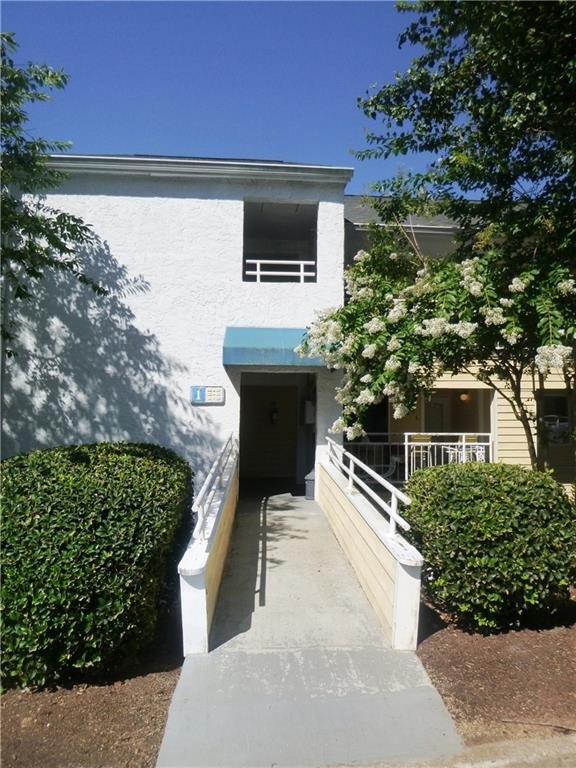 101 Northlake Drive