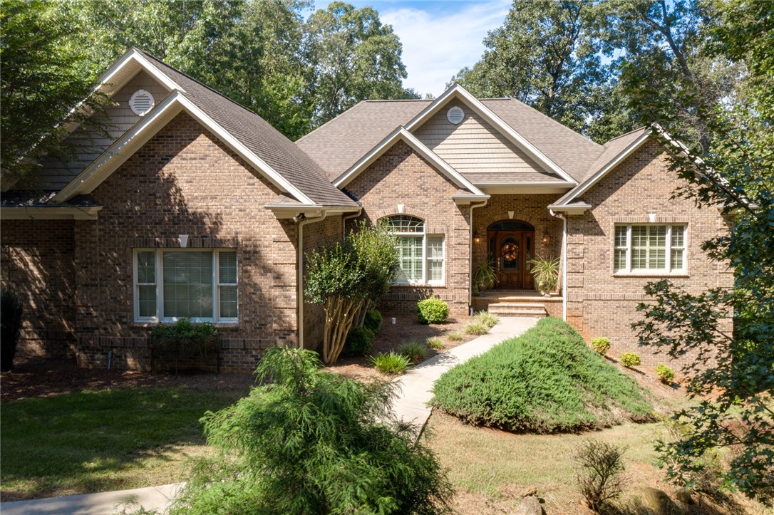 116 Topsail Drive