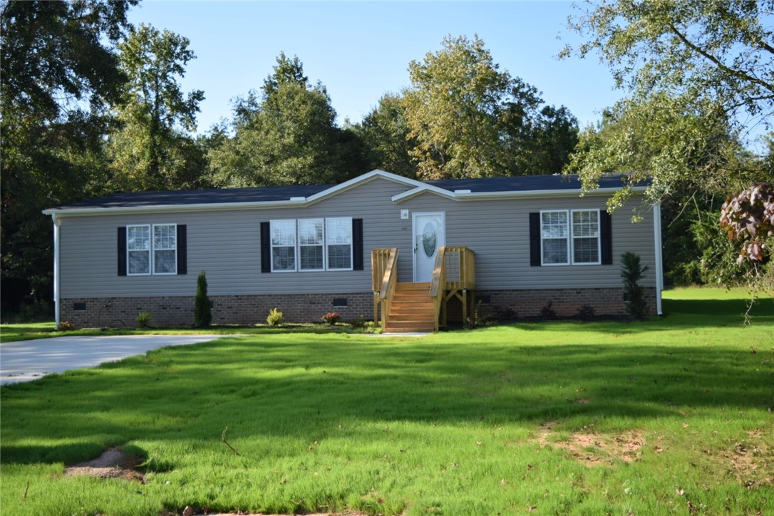 105 Twin Oaks Court
