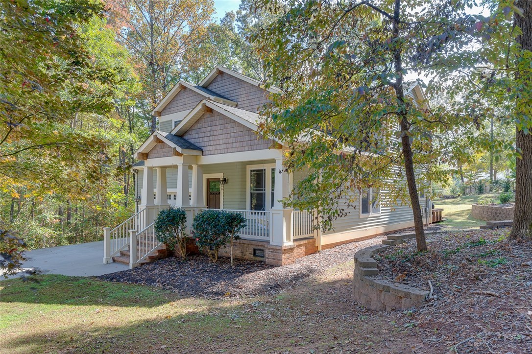 808 Pebble Lane