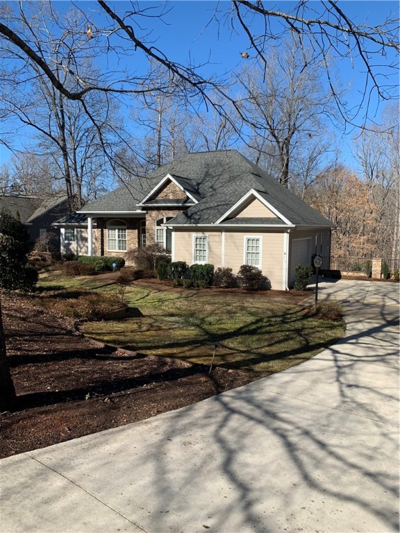 212 S Summit Drive