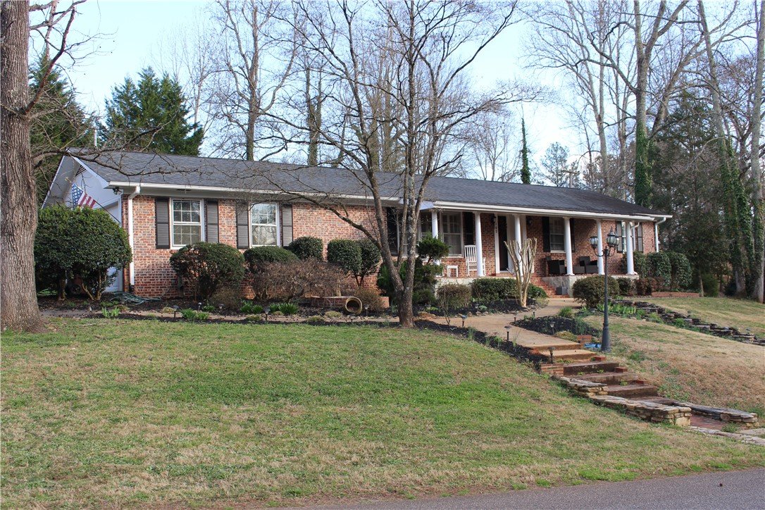 102 Canterbury Road
