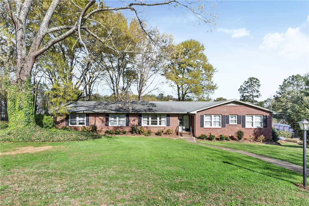 401 Woodlake Drive