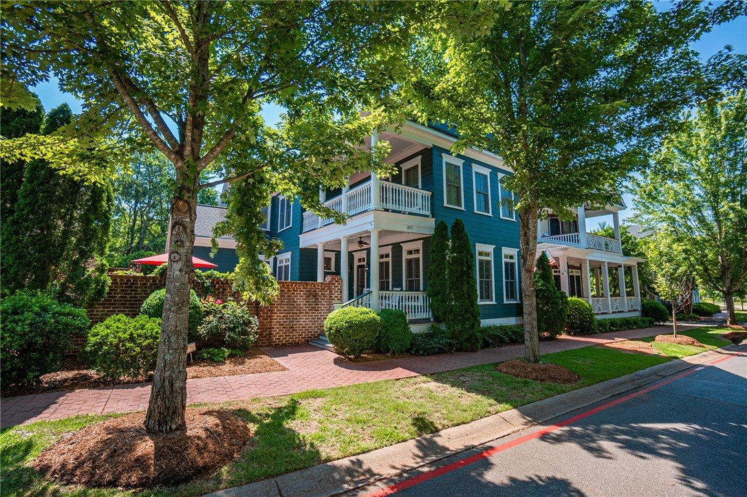 413 Village Walk Lane