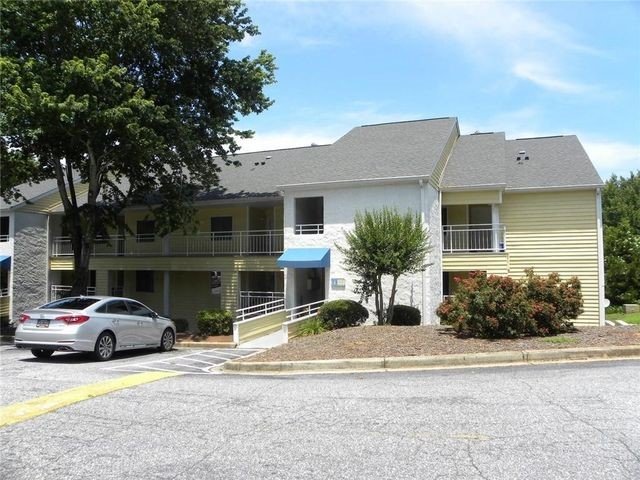 107 Northlake Drive