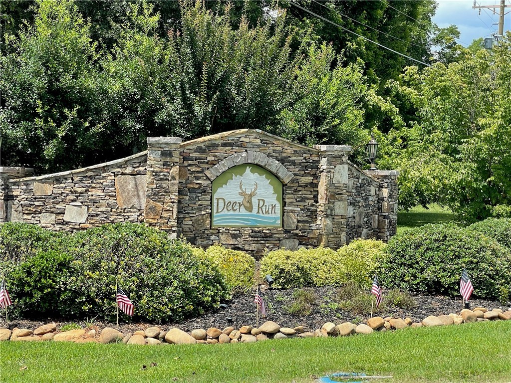 00 Peninsula Drive