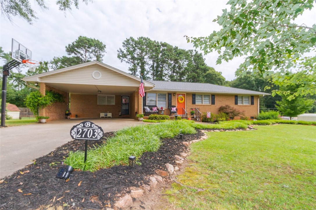 2703 Linmar Circle