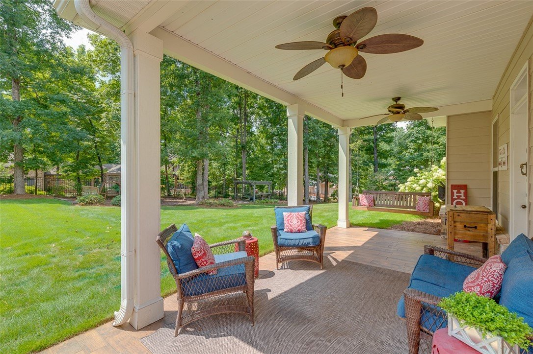 310 Avenue Of Oaks
