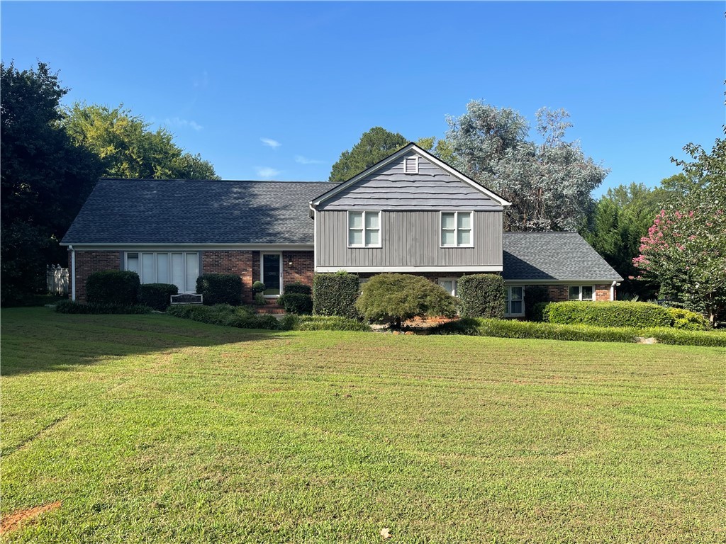 1305 Wendover Way