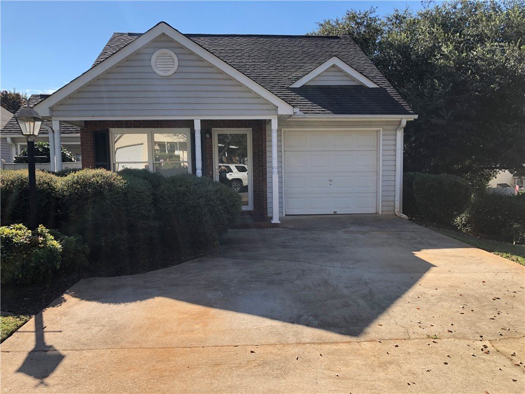 100 Magnolia Lane