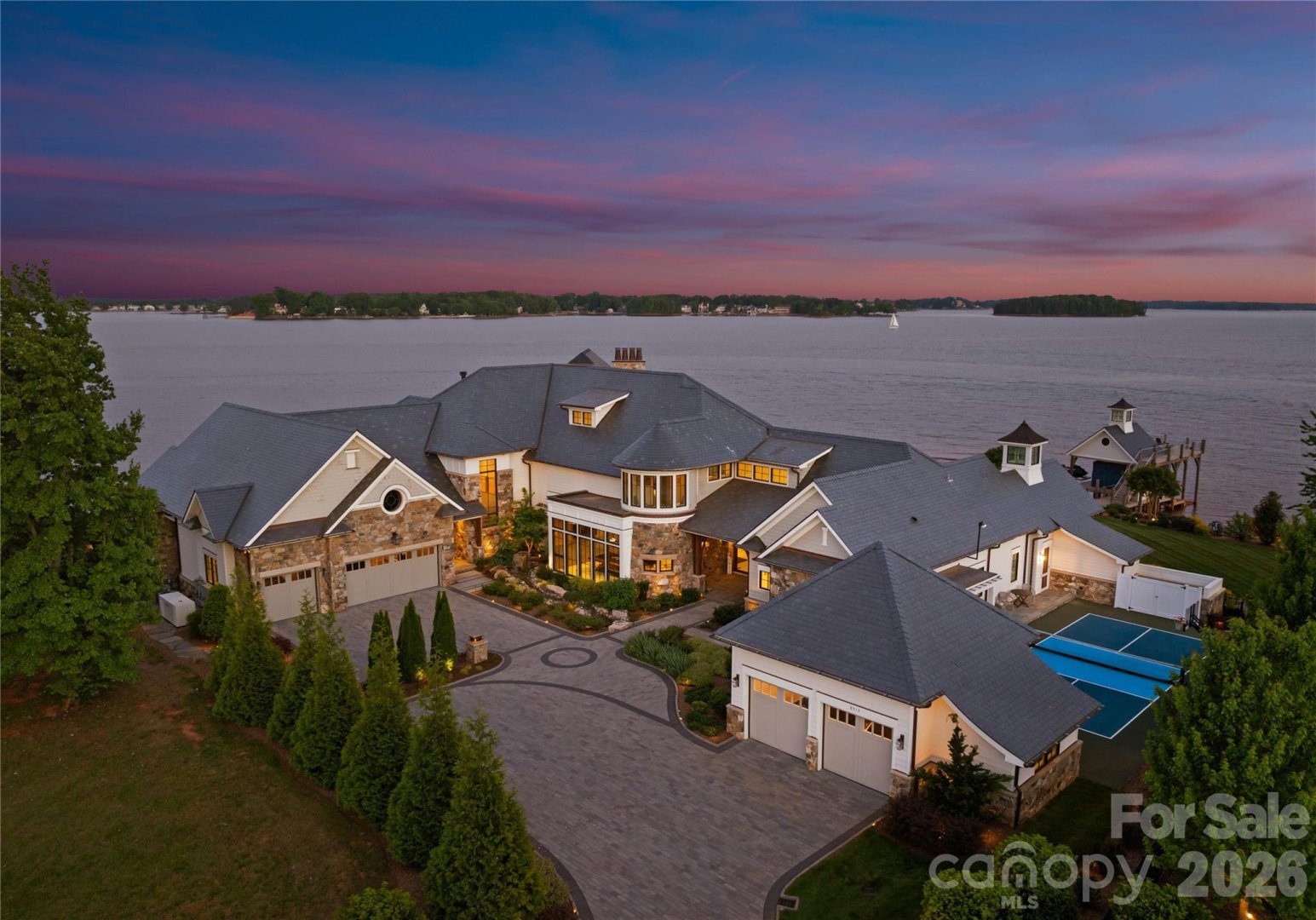 Waterfront home on Lake Norman