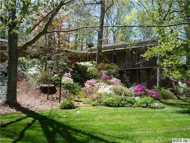 302 Valley Stream Road