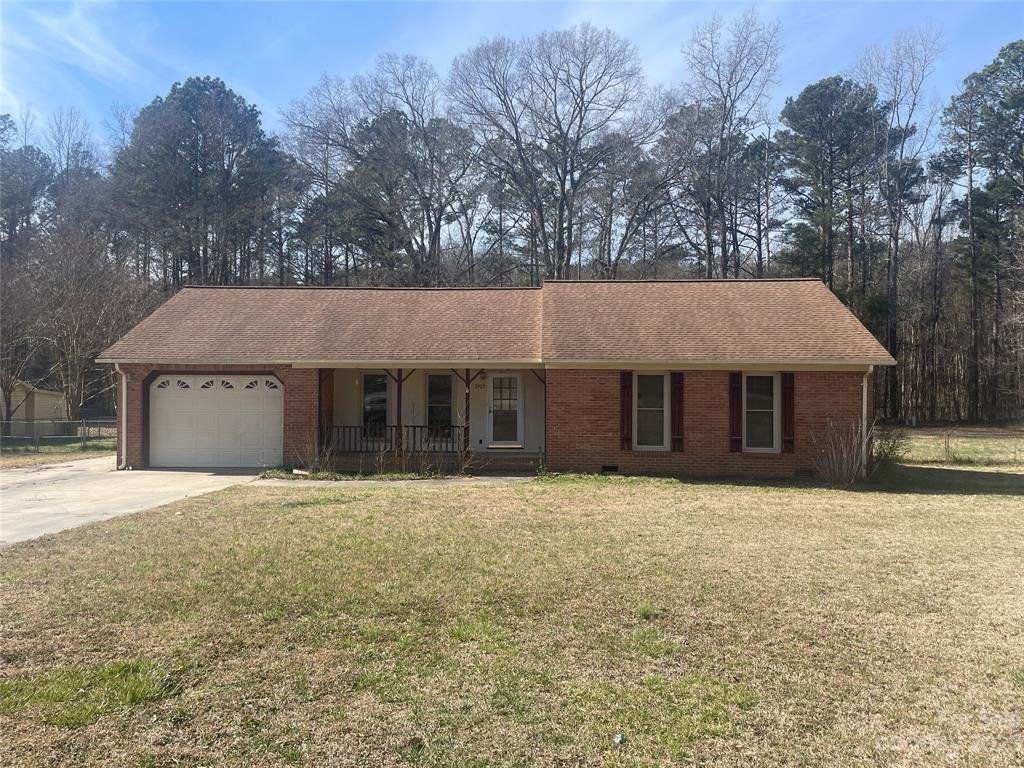 2922 Woodland Hill Way