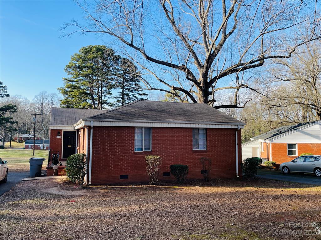 Property image 1 at 1910 Dickens Avenue, Charlotte, NC 28208