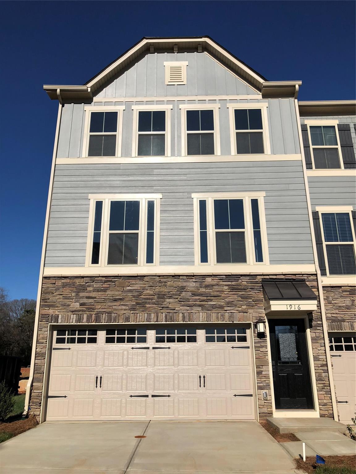 Property image 1 at 1916 Catkin Lane, Charlotte, NC 28205